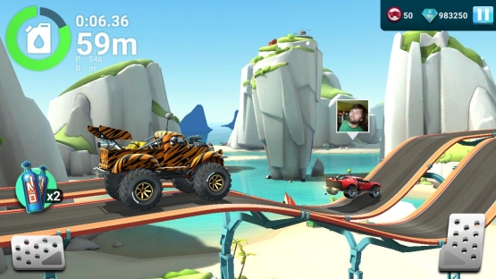 screenshot of MMX Hill Dash 2 Mod Apk 1